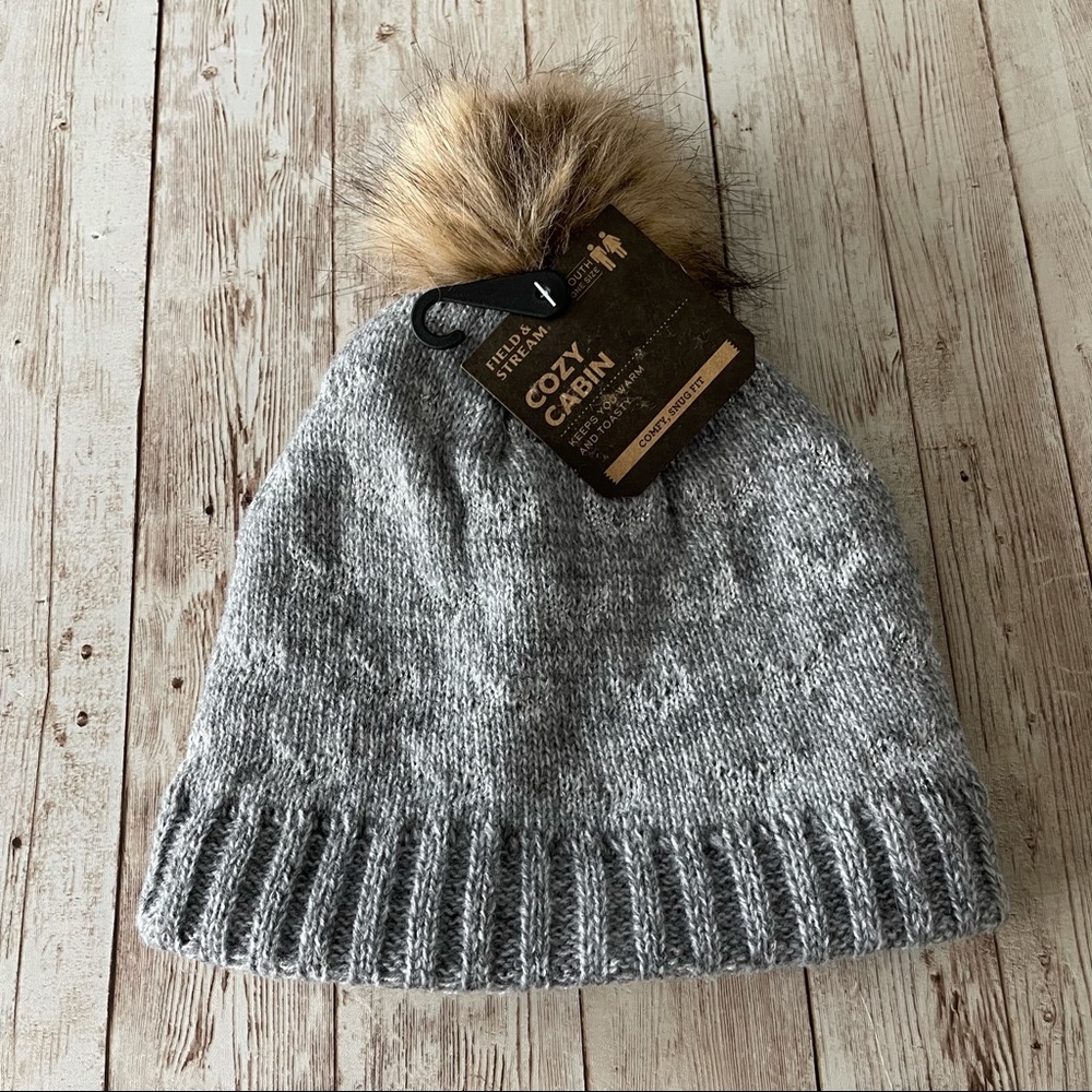 NEW FIELD AND STREAM YOUTH SIZE GREY POM POM HATS